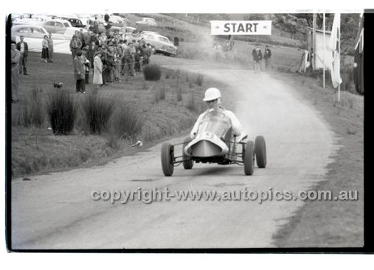 Rob Roy HillClimb 28th September 1958 - Photographer Peter D'Abbs - Code RR1658-215