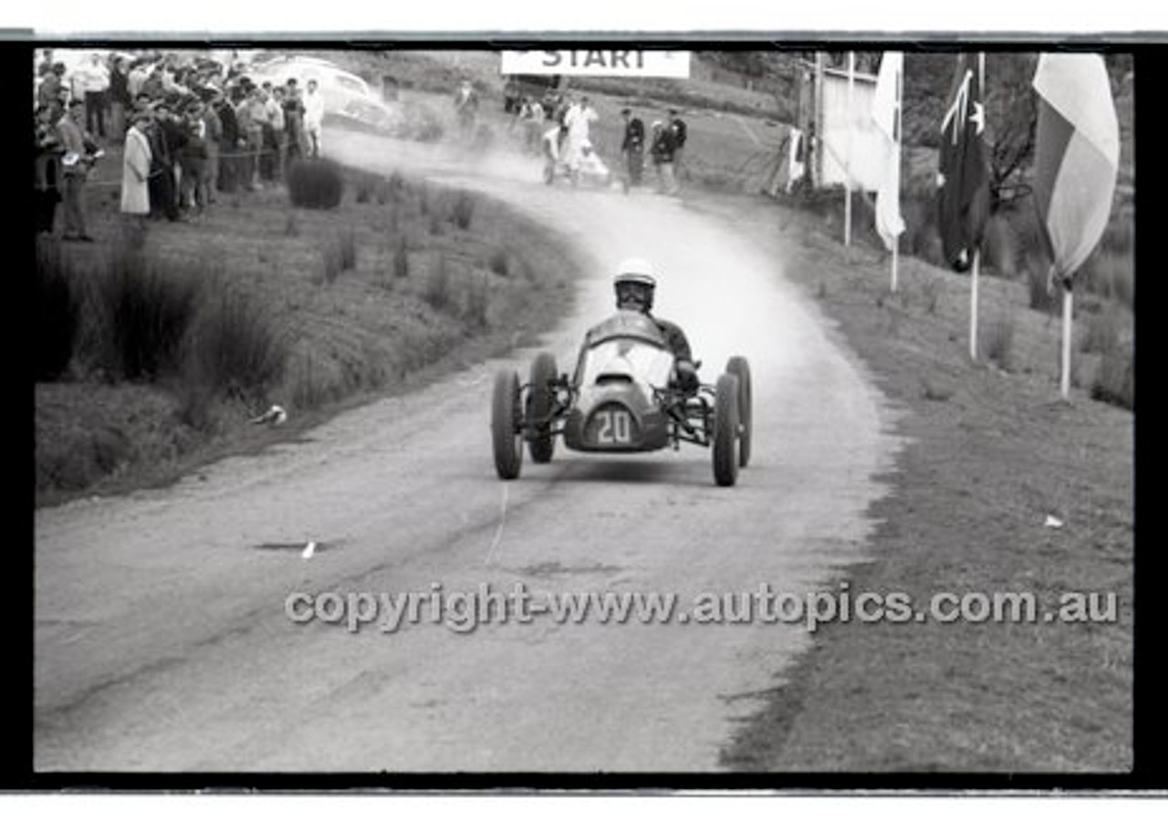 Rob Roy HillClimb 28th September 1958 - Photographer Peter D'Abbs - Code RR1658-217