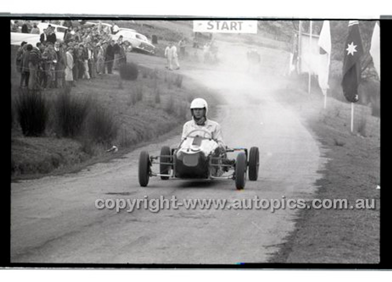 Rob Roy HillClimb 28th September 1958 - Photographer Peter D'Abbs - Code RR1658-219