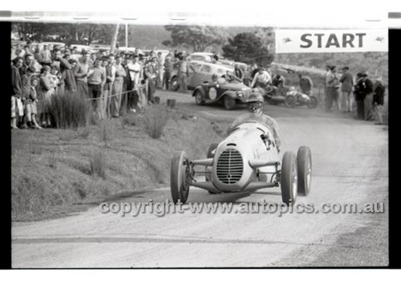 Rob Roy HillClimb 28th September 1958 - Photographer Peter D'Abbs - Code RR1658-222