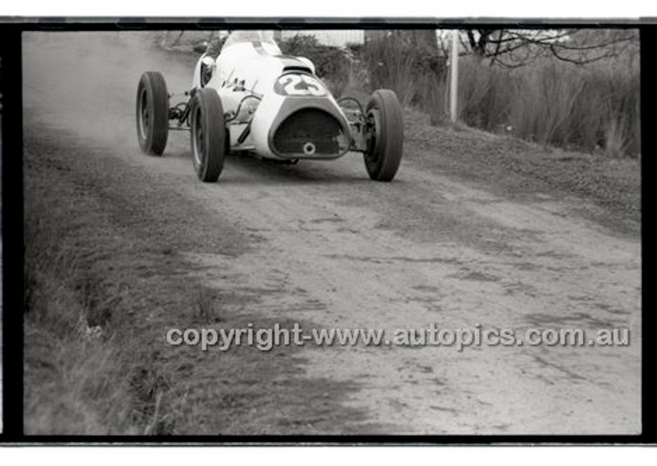 Rob Roy HillClimb 28th September 1958 - Photographer Peter D'Abbs - Code RR1658-240