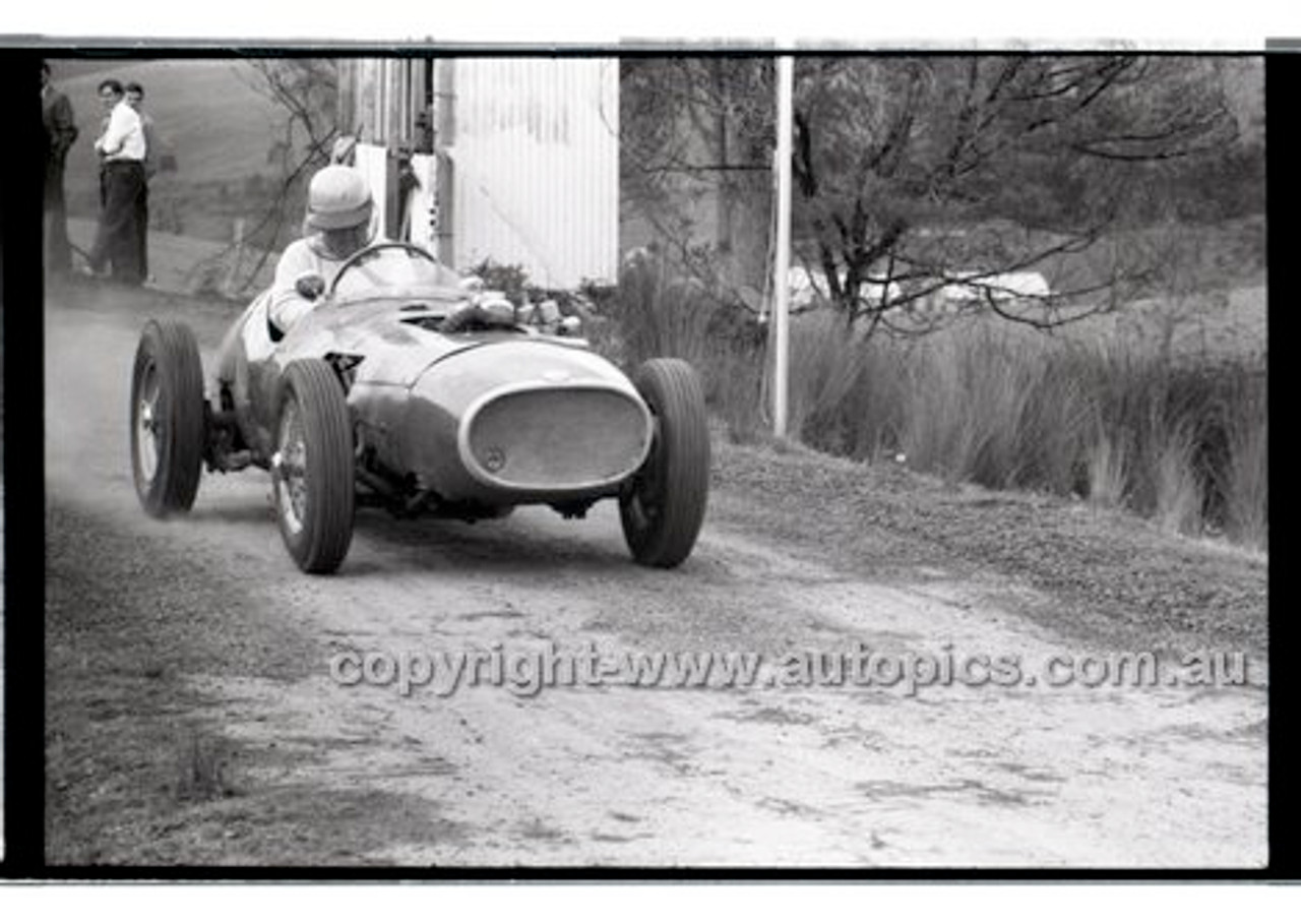 Rob Roy HillClimb 28th September 1958 - Photographer Peter D'Abbs - Code RR1658-241