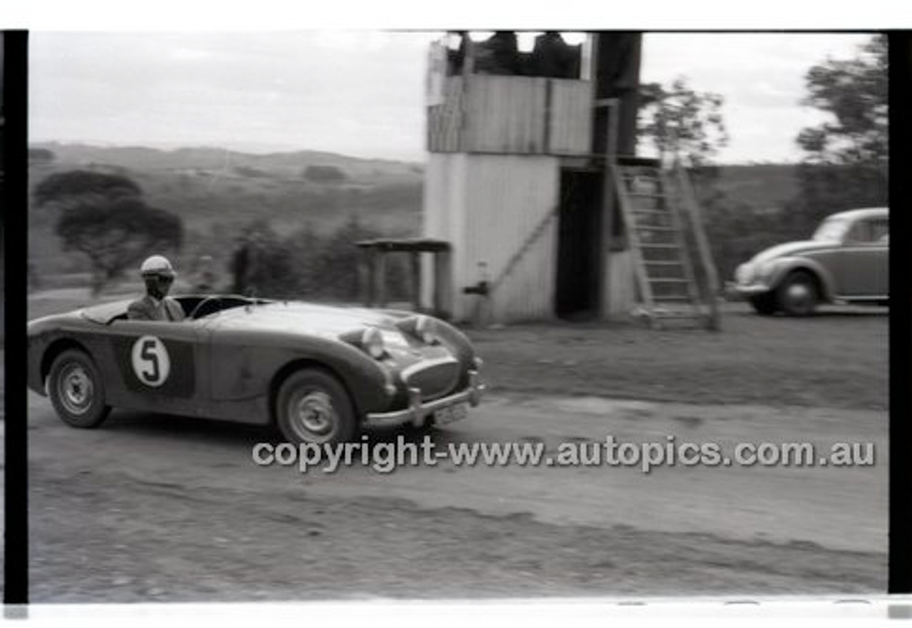 Rob Roy HillClimb 28th September 1958 - Photographer Peter D'Abbs - Code RR1658-249