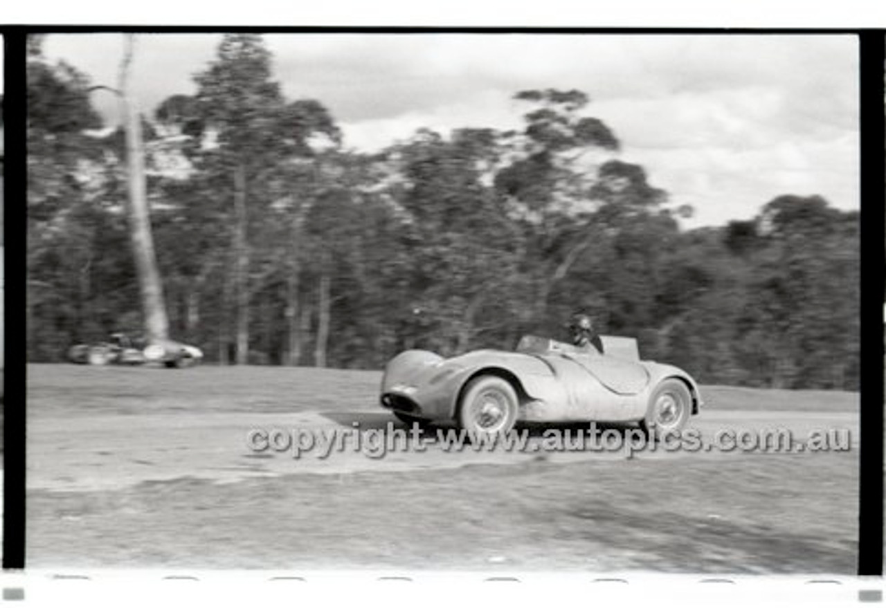 Rob Roy HillClimb 28th September 1958 - Photographer Peter D'Abbs - Code RR1658-253