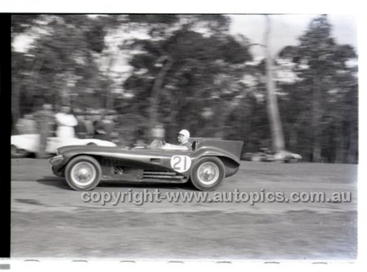 Rob Roy HillClimb 28th September 1958 - Photographer Peter D'Abbs - Code RR1658-254