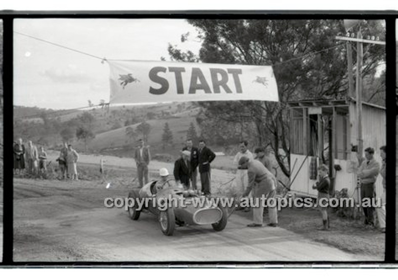 Rob Roy HillClimb 28th September 1958 - Photographer Peter D'Abbs - Code RR1658-263