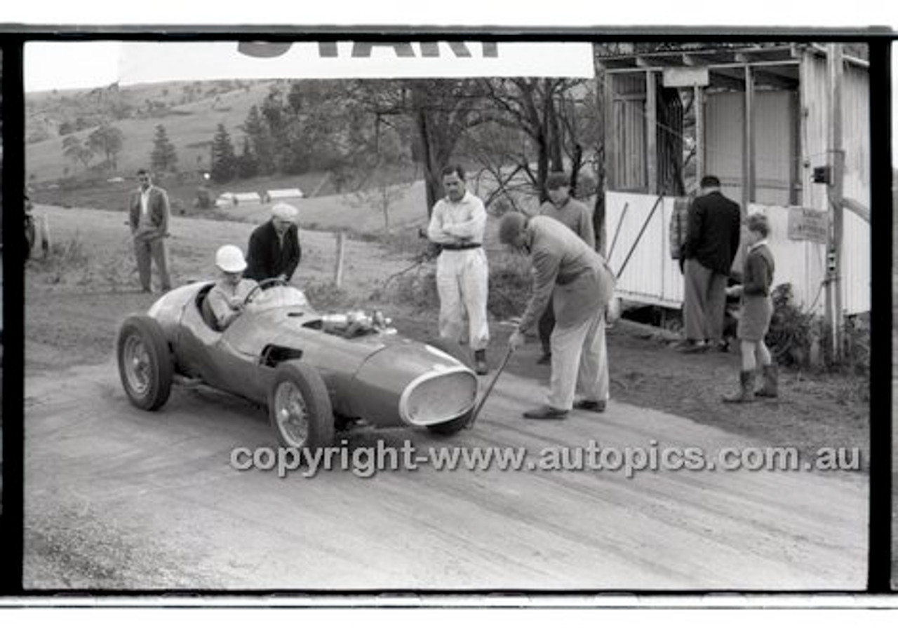 Rob Roy HillClimb 28th September 1958 - Photographer Peter D'Abbs - Code RR1658-264