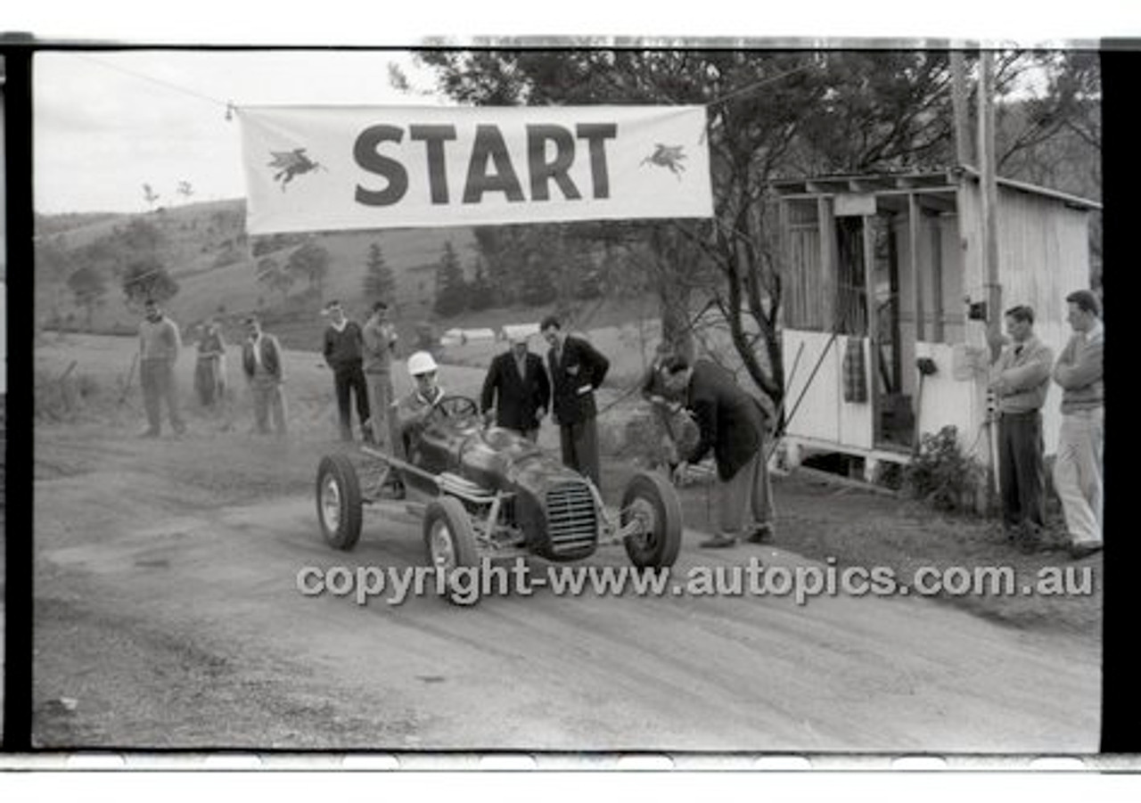 Rob Roy HillClimb 28th September 1958 - Photographer Peter D'Abbs - Code RR1658-265