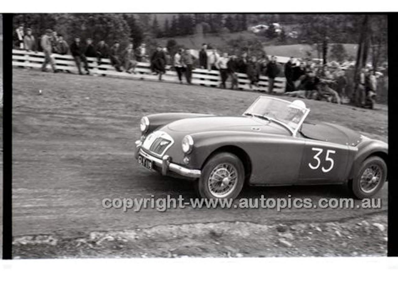 Templestowe HillClimb 7th September 1958 - Photographer Peter D'Abbs - Code 58-T7958-002