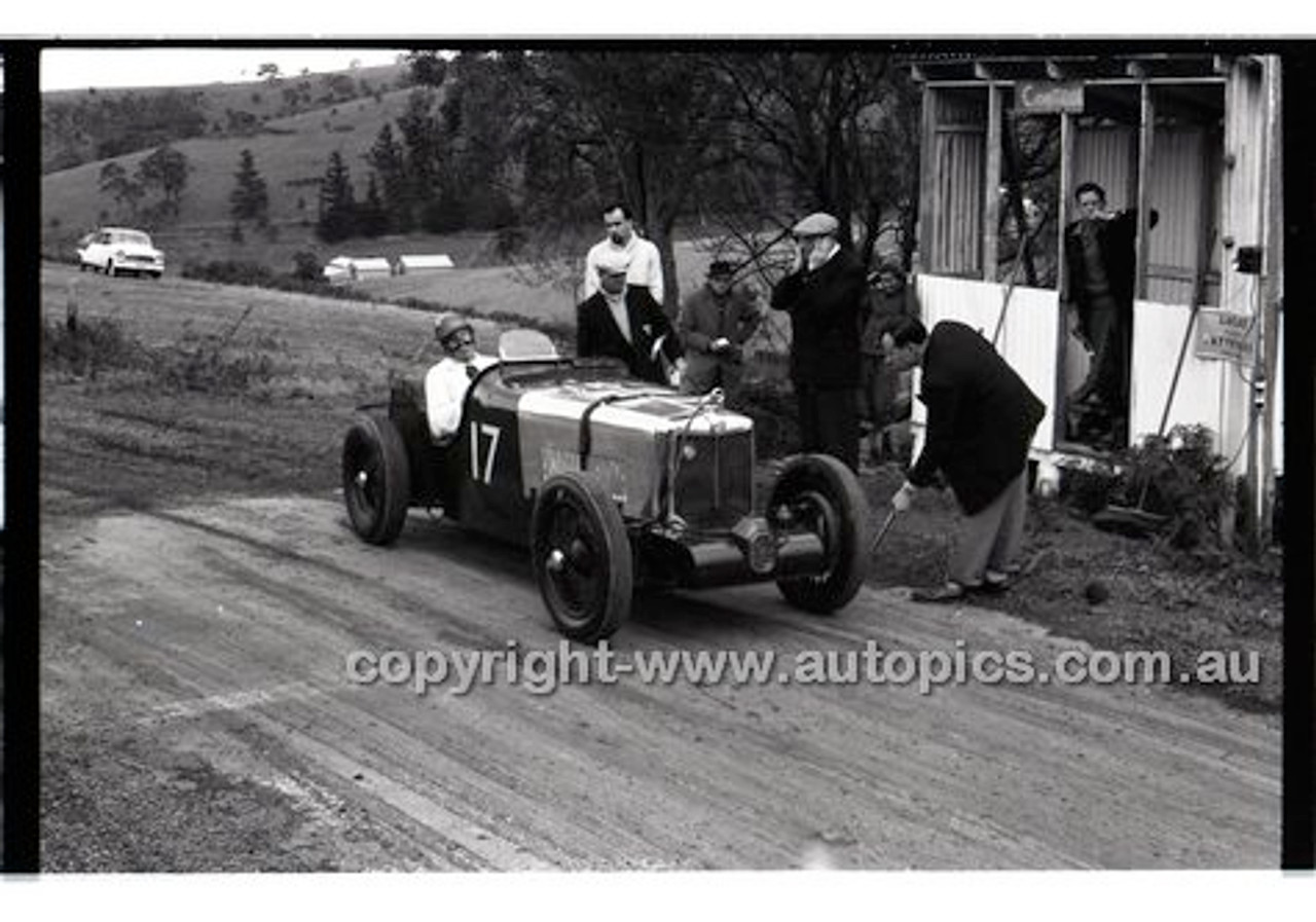 Templestowe HillClimb 7th September 1958 - Photographer Peter D'Abbs - Code 58-T7958-032