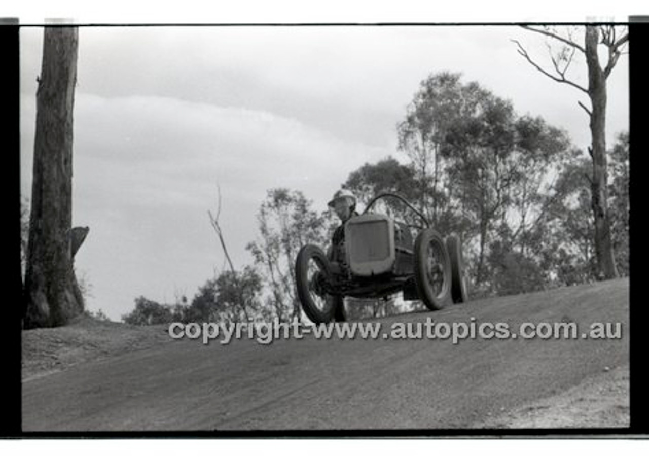 Templestowe HillClimb 7th September 1958 - Photographer Peter D'Abbs - Code 58-T7958-049