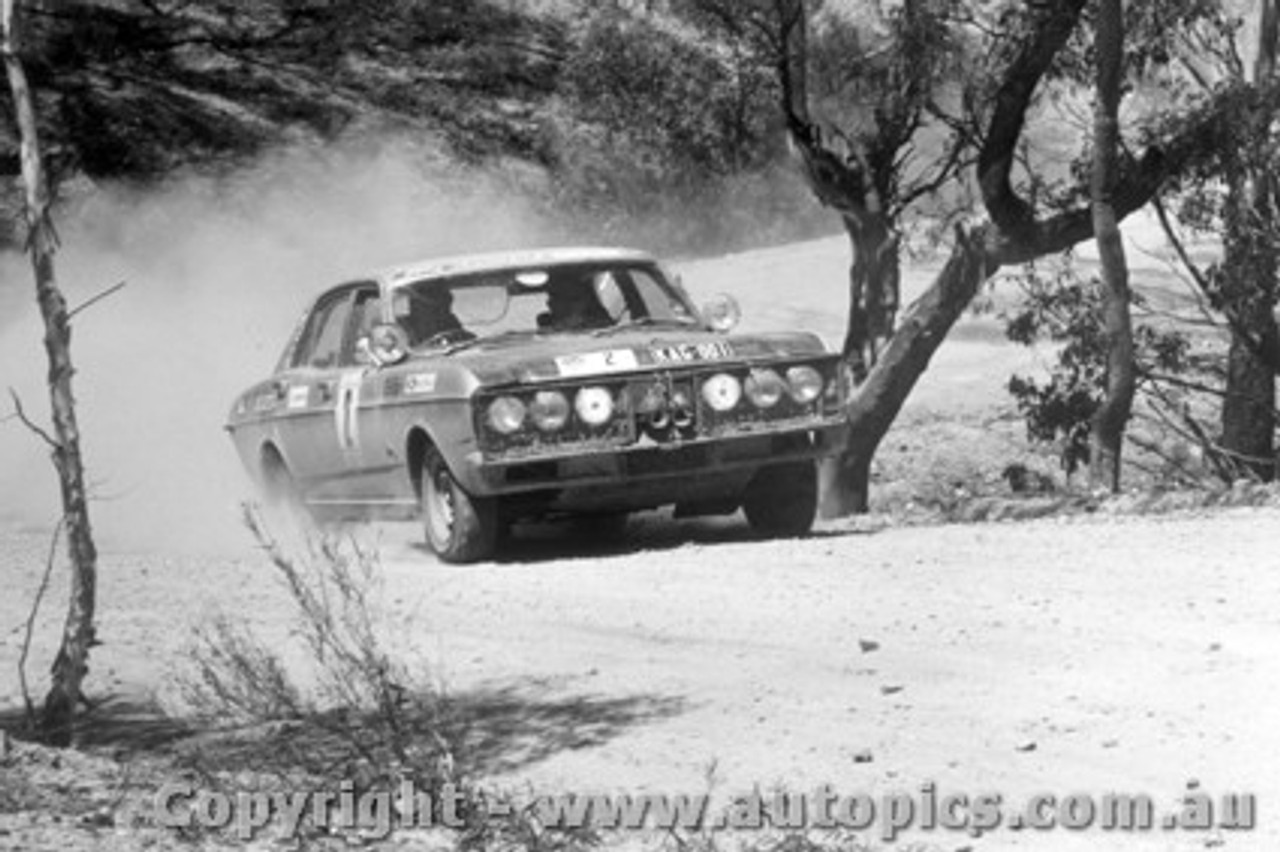68952- London to Sydney Marathon 1968 - Firth / Hoinville / Chapman - Ford Falcon GT