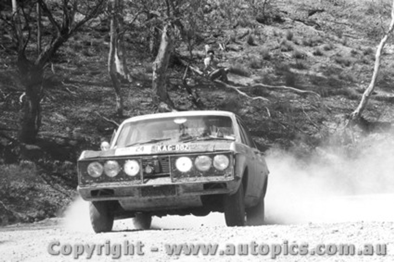 68953- London to Sydney Marathon 1968 - Vaughan / Forsyth / Ellis - Ford Falcon GT