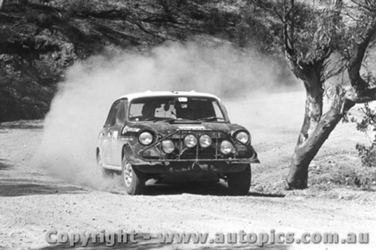 68958- London to Sydney Marathon 1968 - Hopkirk / Nash / Poole - BMC Austin 1800 MK2