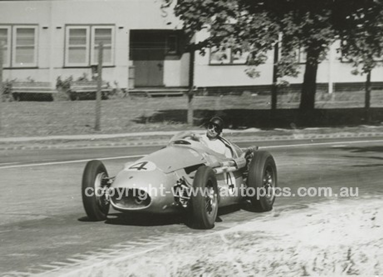 Albert Park 1956 - Photographer Peter D'Abbs - Code 56-AP-004