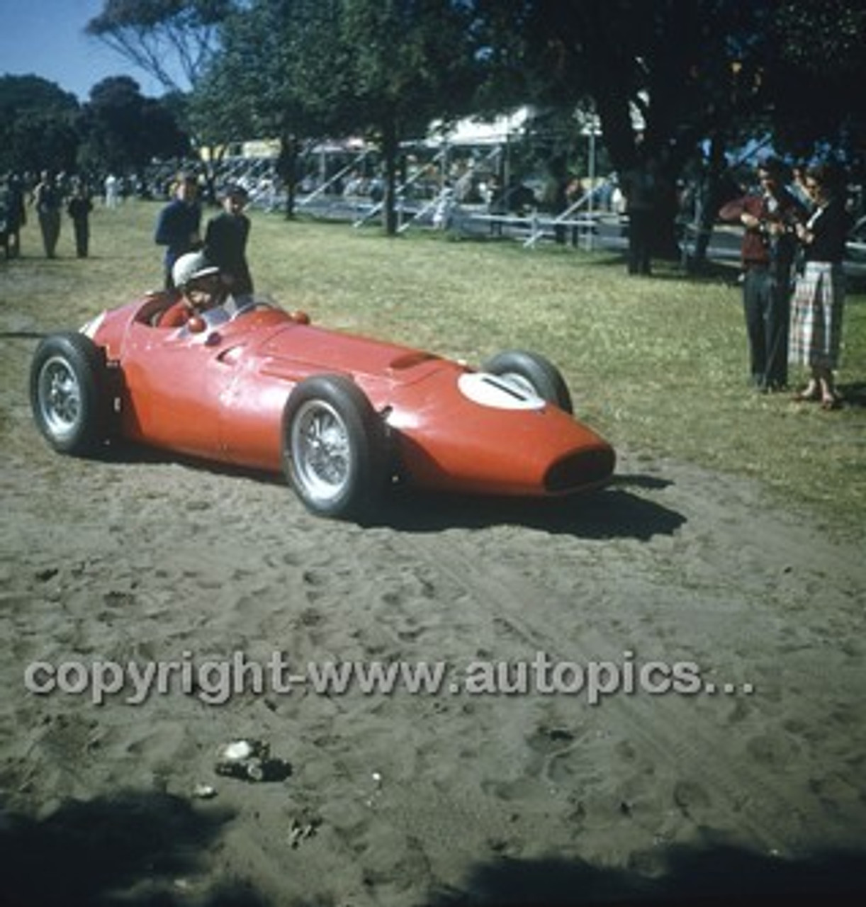 Albert Park 1956 - Photographer Peter D'Abbs - Code 56-AP-061