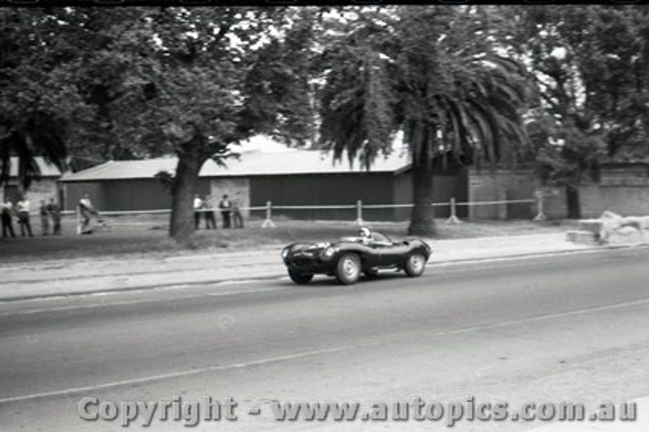 Melbourne Grand Prix 30th November 1958  Albert Park - Photographer Peter D'Abbs - Code AP58-13