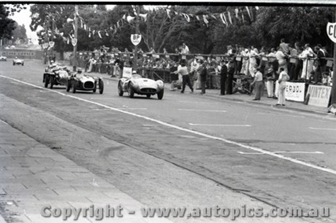 Melbourne Grand Prix, 30th November 1958,  Albert Park  - Photographer Peter D'Abbs - Code AP58-46
