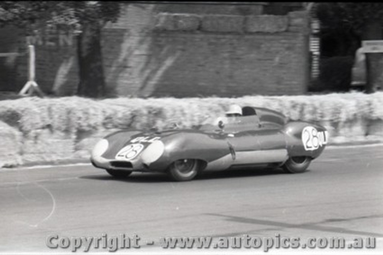 Melbourne Grand Prix, 30th November 1958,  Albert Park  - Photographer Peter D'Abbs - Code AP58-99