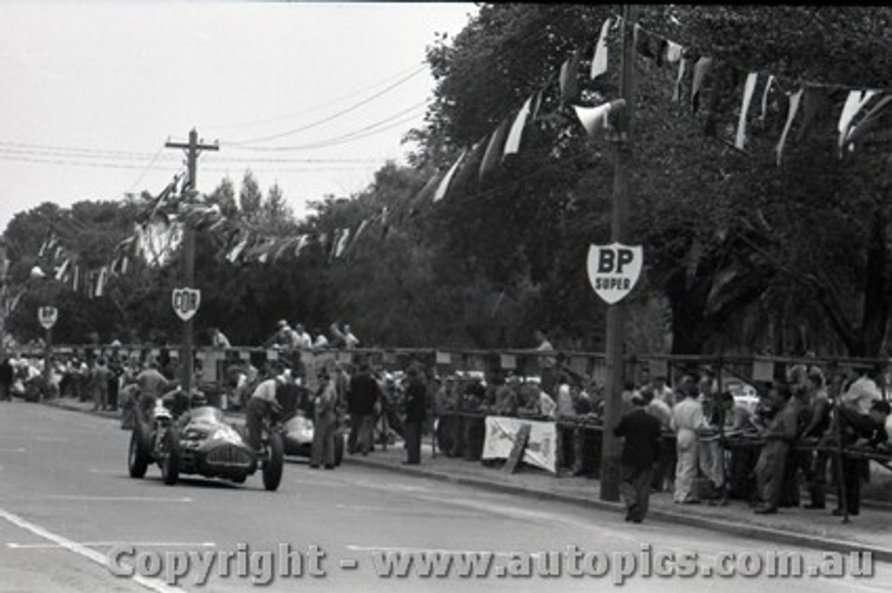 Melbourne Grand Prix 30th November 1958  Albert Park - Photographer Peter D'Abbs - Code AP58-104