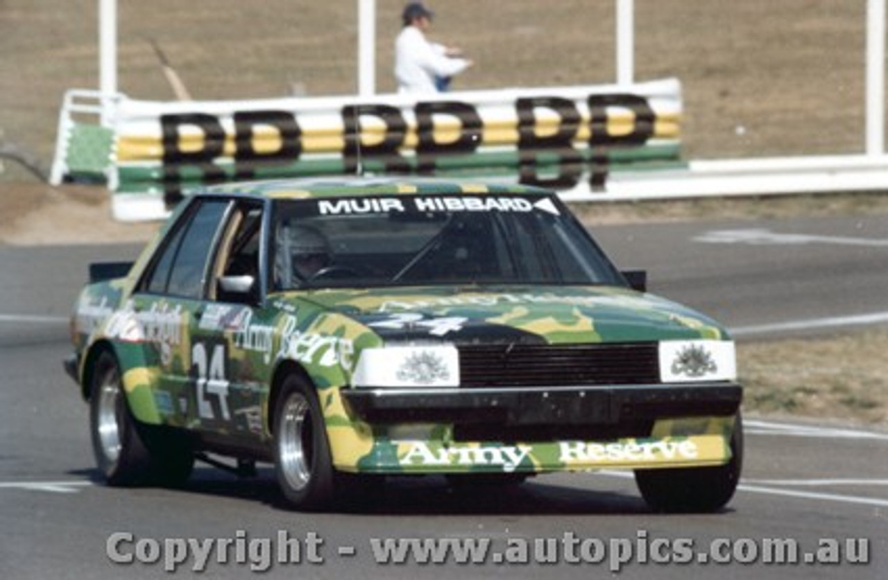 80716 - B. Muir / K. Hibard - Ford Falcon Bathurst 1980 - only completed 7 laps - Photographer Lance J Ruting