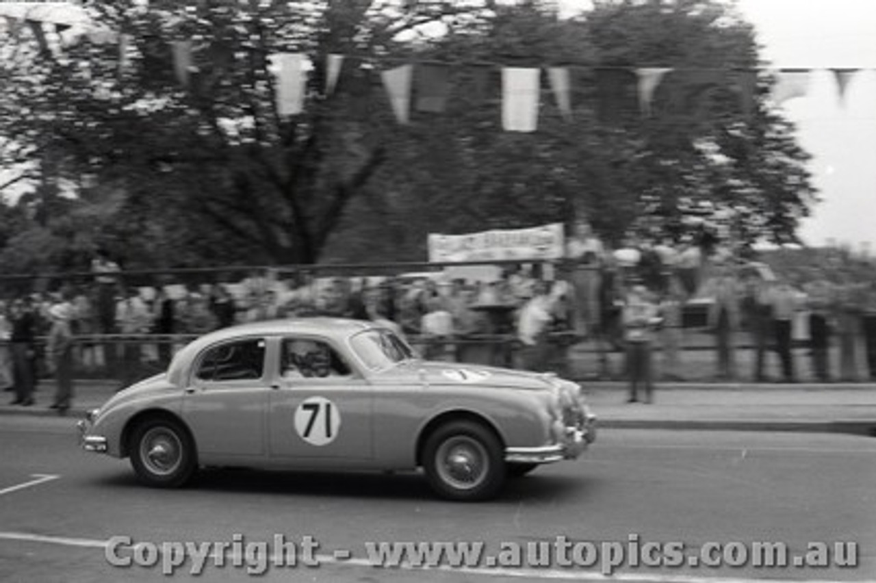 Melbourne Grand Prix, 30th November 1958,  Albert Park - Photographer Peter D'Abbs - Code AP58-130
