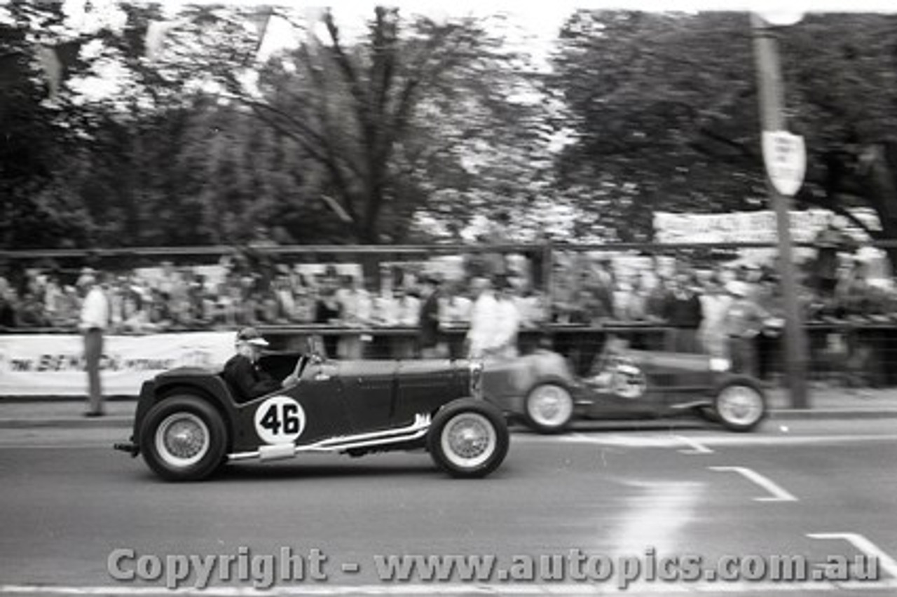 Melbourne Grand Prix 30th November 1958  Albert Park - Photographer Peter D'Abbs - Code AP58-136