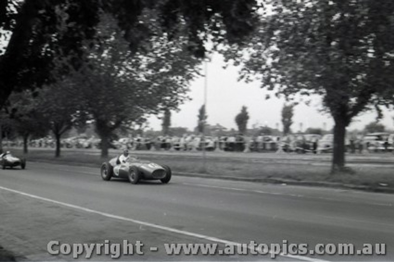 Melbourne Grand Prix 30th November 1958  Albert Park - Photographer Peter D'Abbs - Code AP58-143