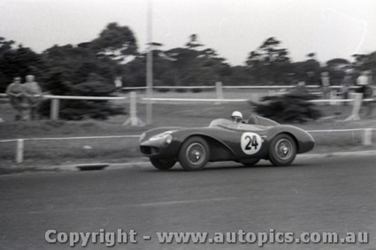 Melbourne Grand Prix 30th November 1958  Albert Park - Photographer Peter D'Abbs - Code AP58-153
