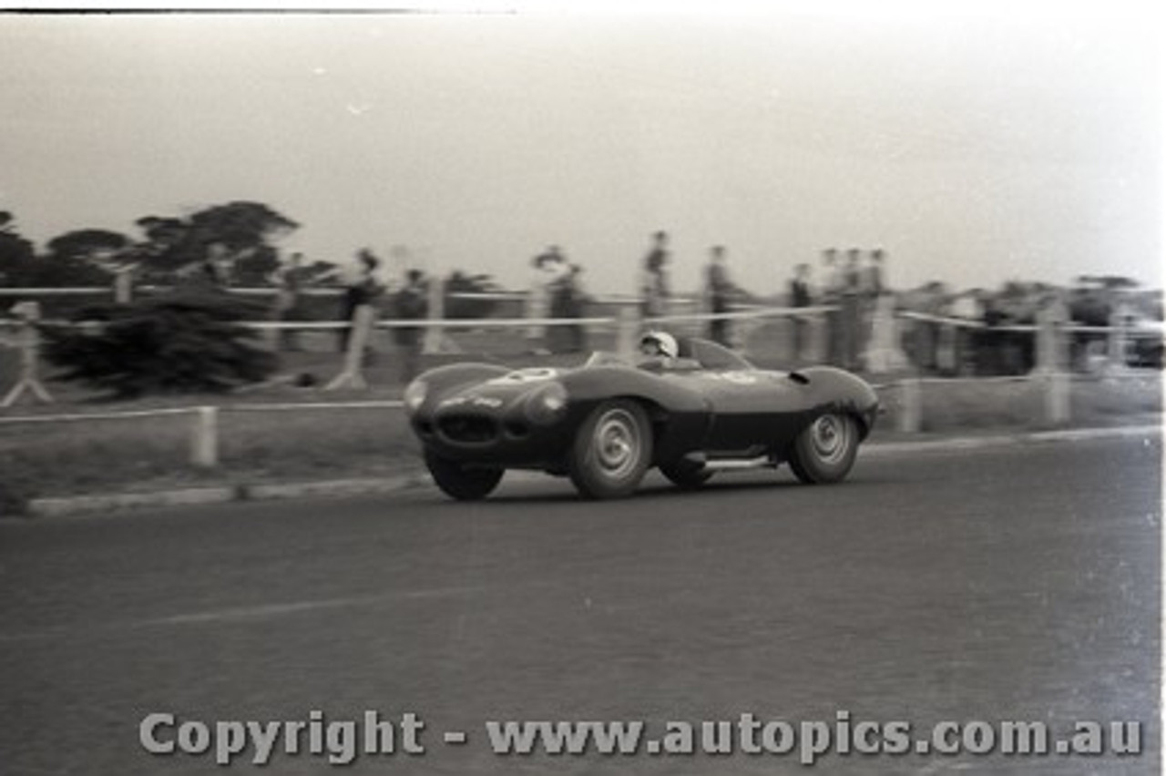 Melbourne Grand Prix, 30th November 1958,  Albert Park - Photographer Peter D'Abbs - Code AP58-158