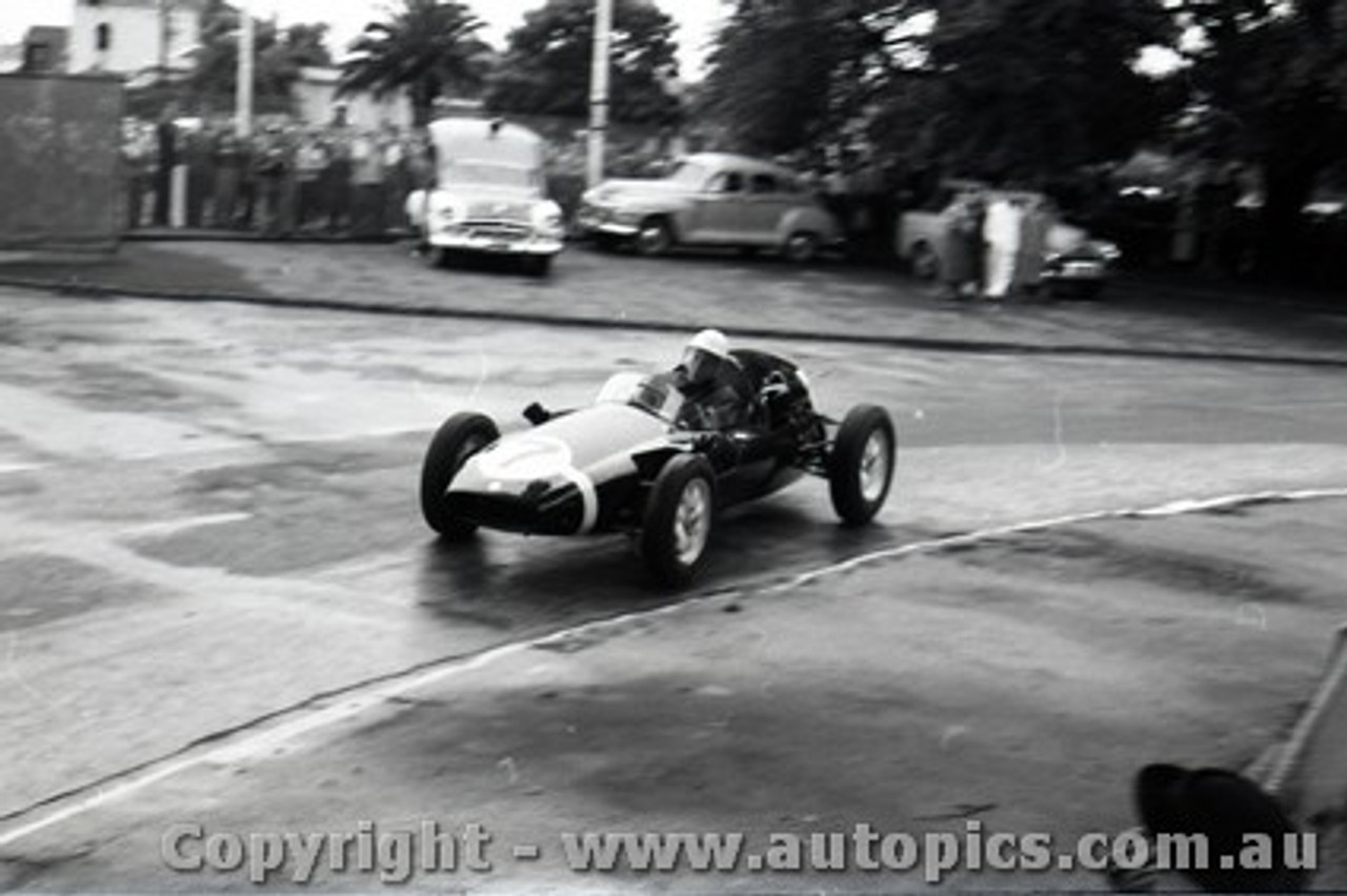 Melbourne Grand Prix 30th November 1958  Albert Park - Photographer Peter D'Abbs - Code AP58-167