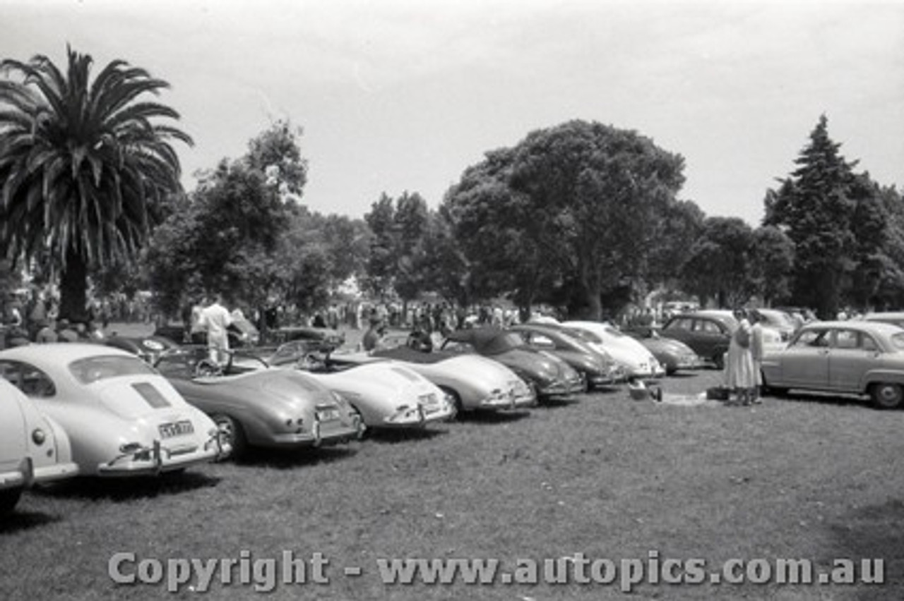 Melbourne Grand Prix, 30th November 1958,  Albert Park - Photographer Peter D'Abbs - Code AP58-318