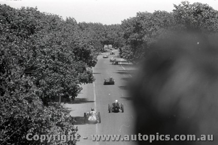 Melbourne Grand Prix, 30th November 1958,  Albert Park - Photographer Peter D'Abbs - Code AP58-321