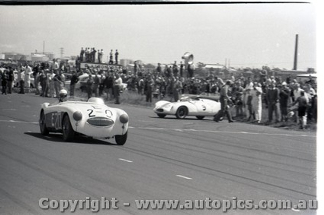 All of 1958 Fishermans Bend - Photographer Peter D'Abbs - Code FB1958-138