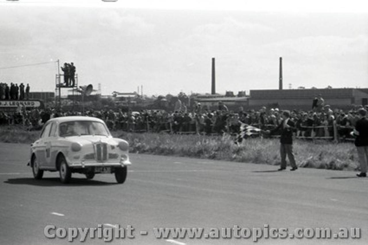 All of 1958 Fishermans Bend - Photographer Peter D'Abbs - Code FB1958-246