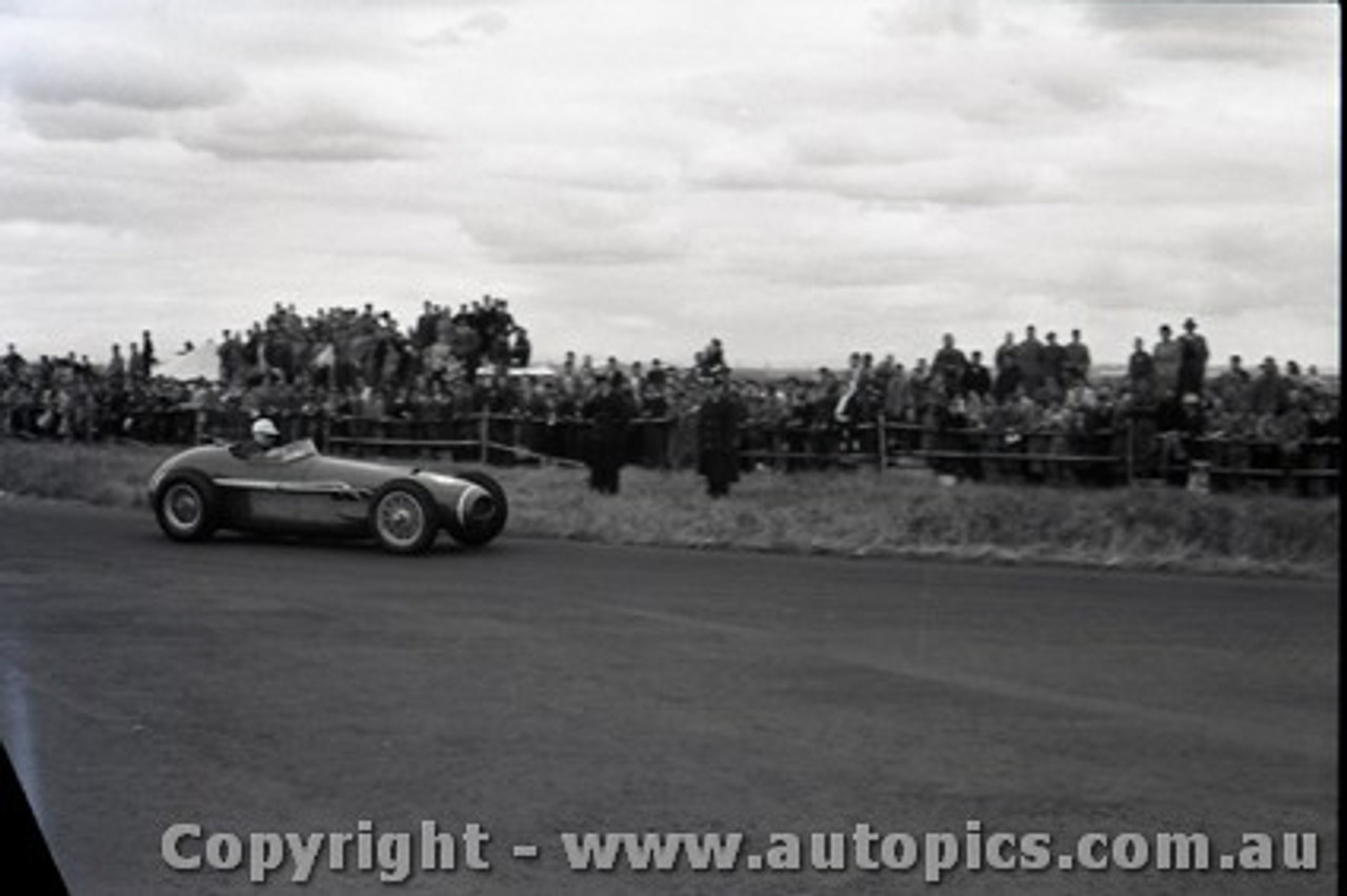 All of 1958 Fishermans Bend - Photographer Peter D'Abbs - Code FB1958-324