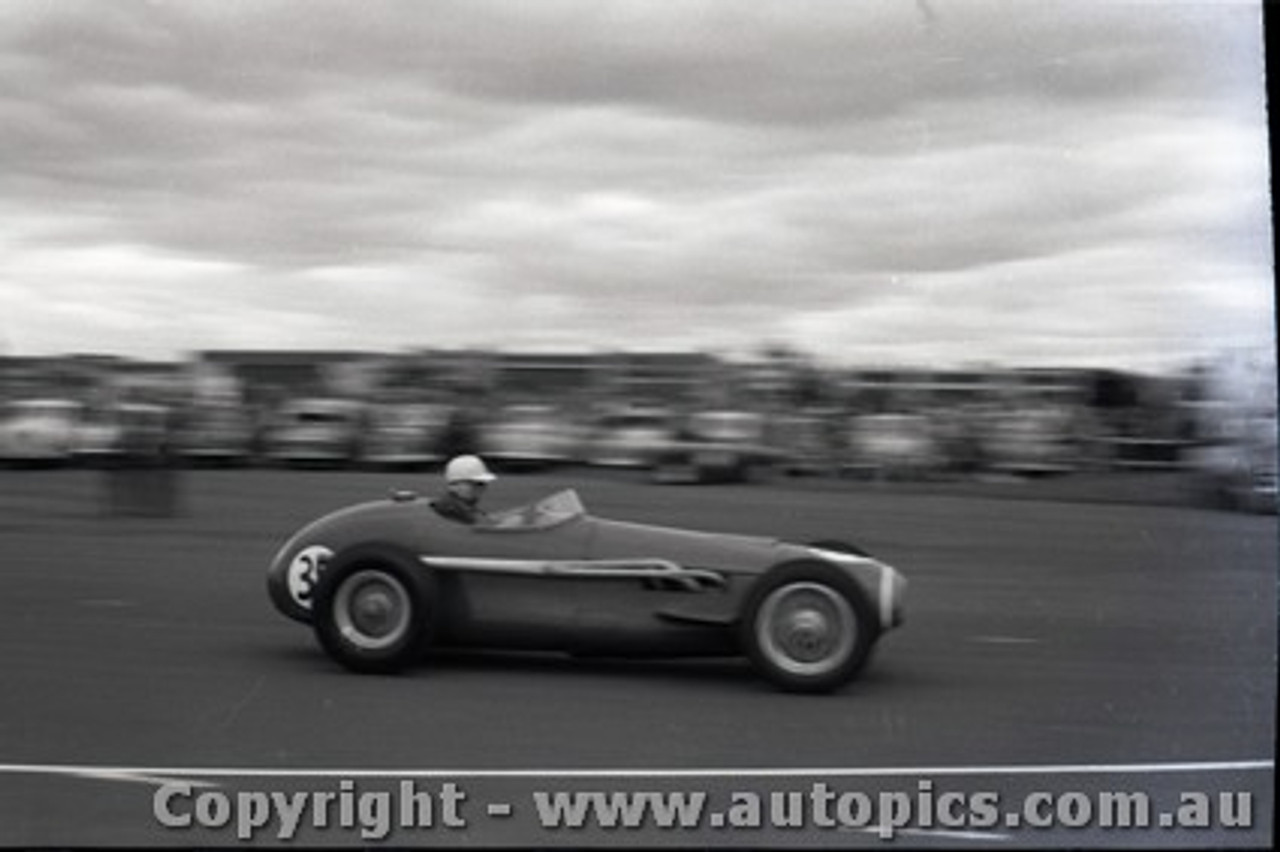 All of 1958 Fishermans Bend - Photographer Peter D'Abbs - Code FB1958-334