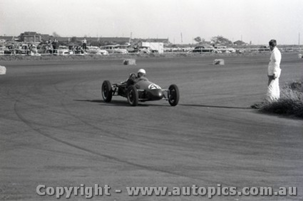 All of 1958 Fishermans Bend - Photographer Peter D'Abbs - Code FB1958-371