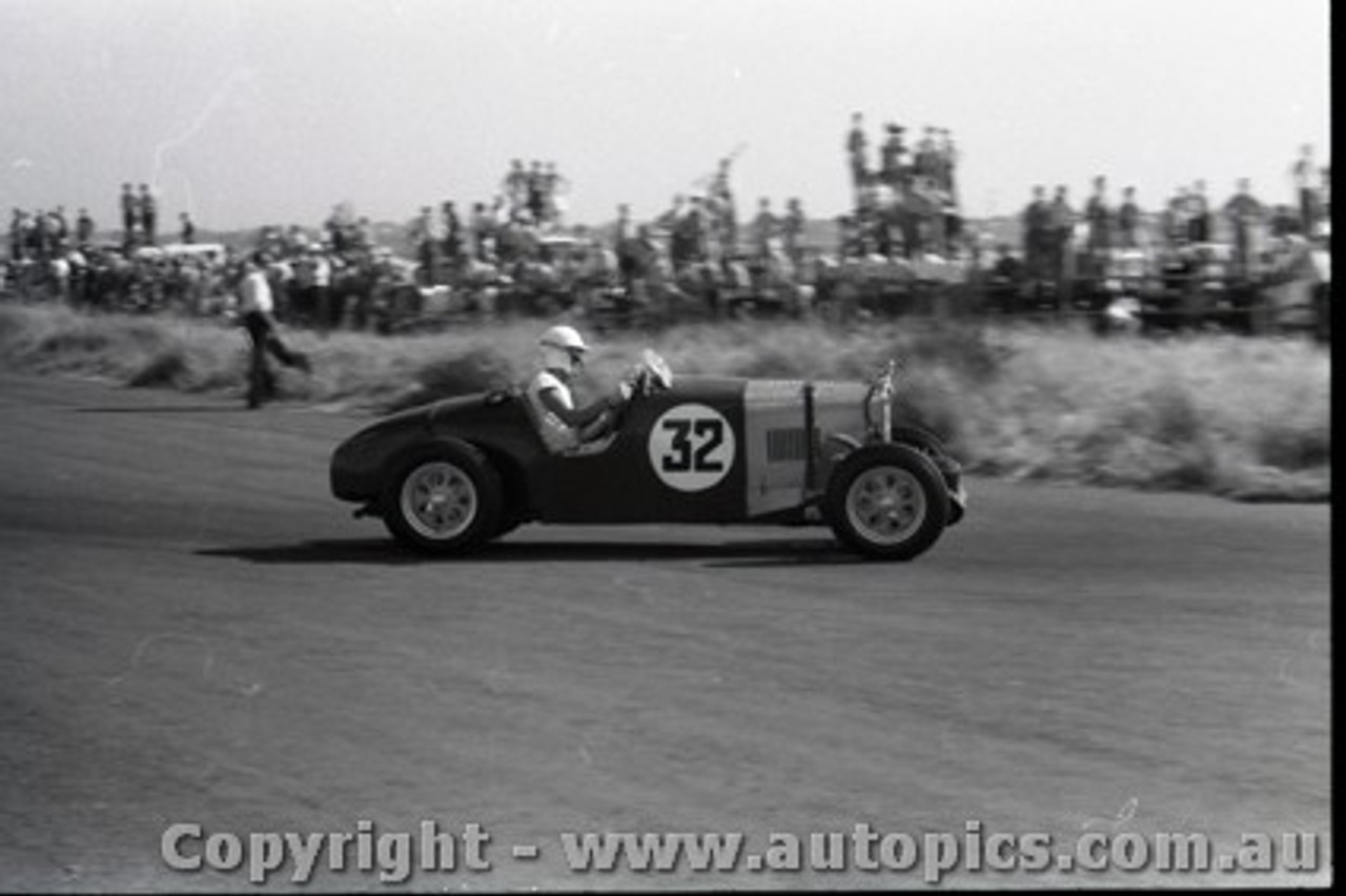 All of 1958 Fishermans Bend - Photographer Peter D'Abbs - Code FB1958-401