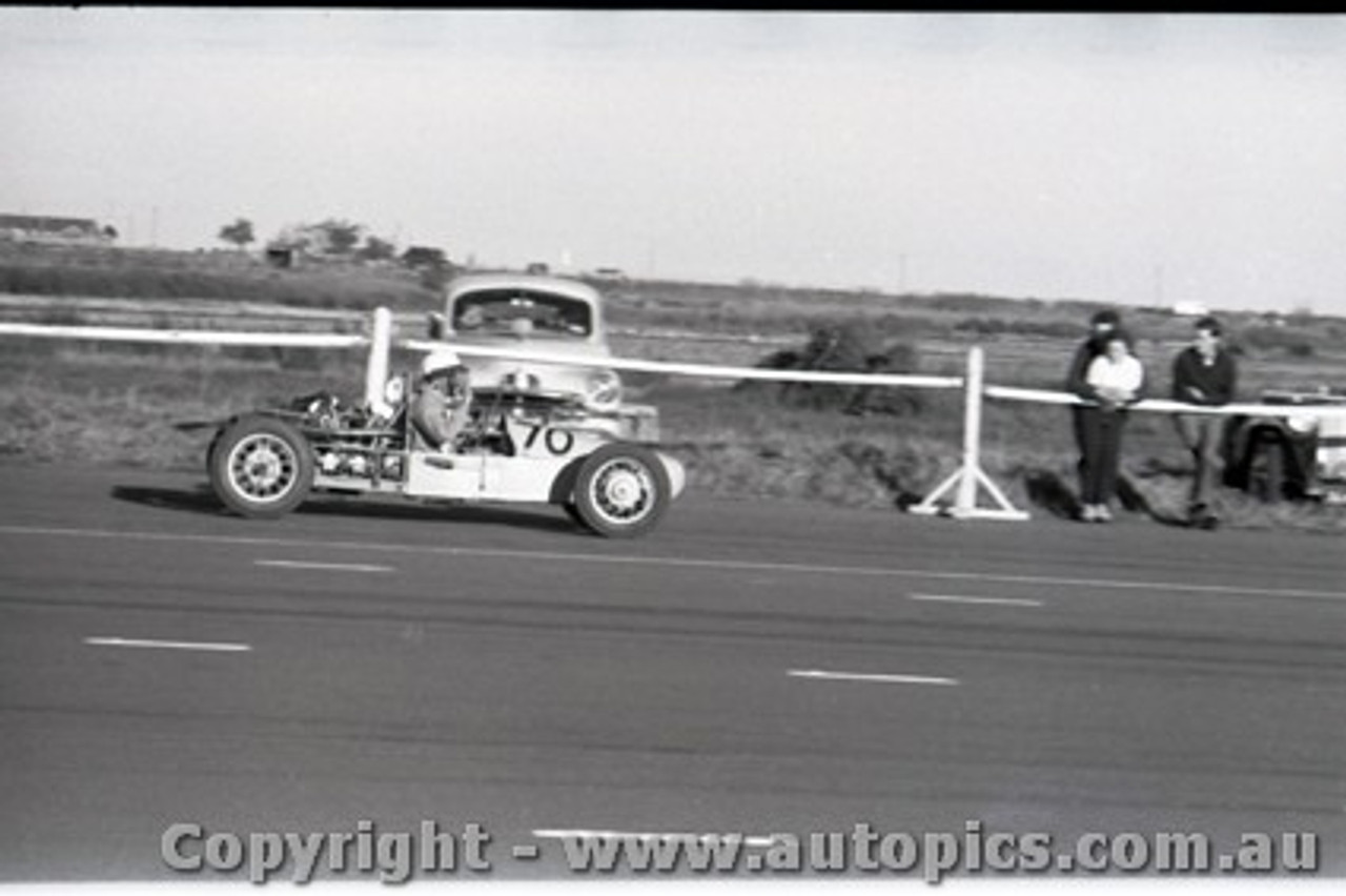 Fishermans Bend 16th June 1957 - Photographer Peter D'Abbs - Code FB16657-14