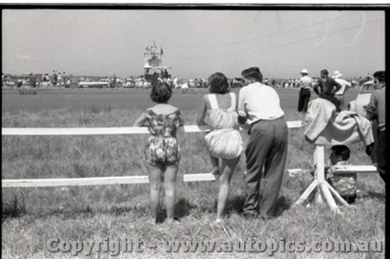 Fishermans Bend Febuary 1959 -  Photographer Peter D'Abbs - Code FB0259-9