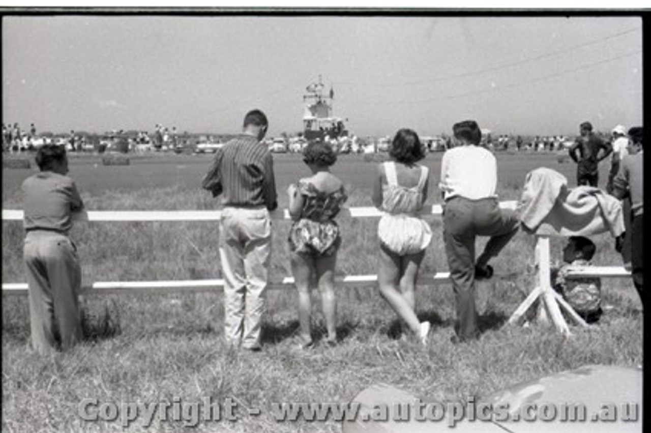 Fishermans Bend Febuary 1959 -  Photographer Peter D'Abbs - Code FB0259-10