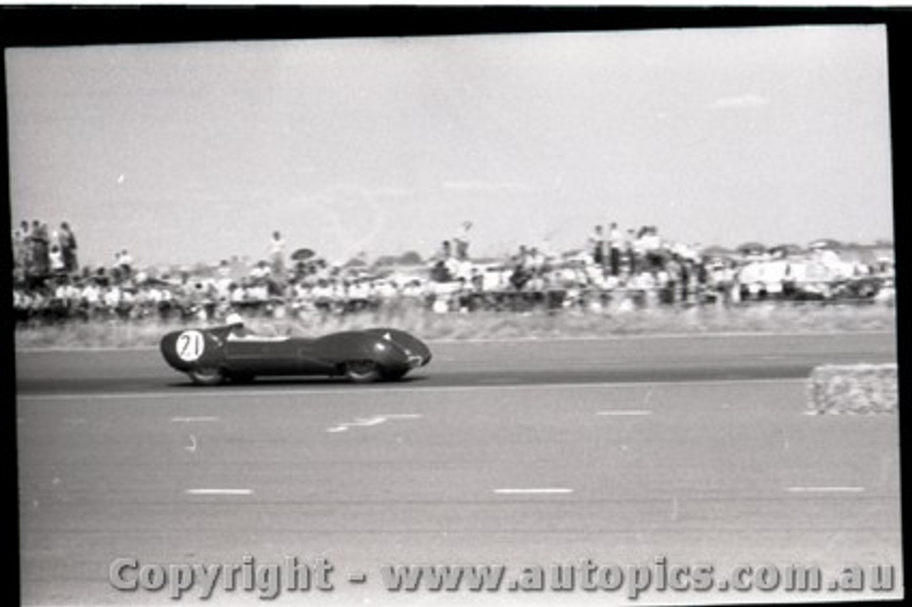 Fishermans Bend Febuary 1959 -  Photographer Peter D'Abbs - Code FB0259-30