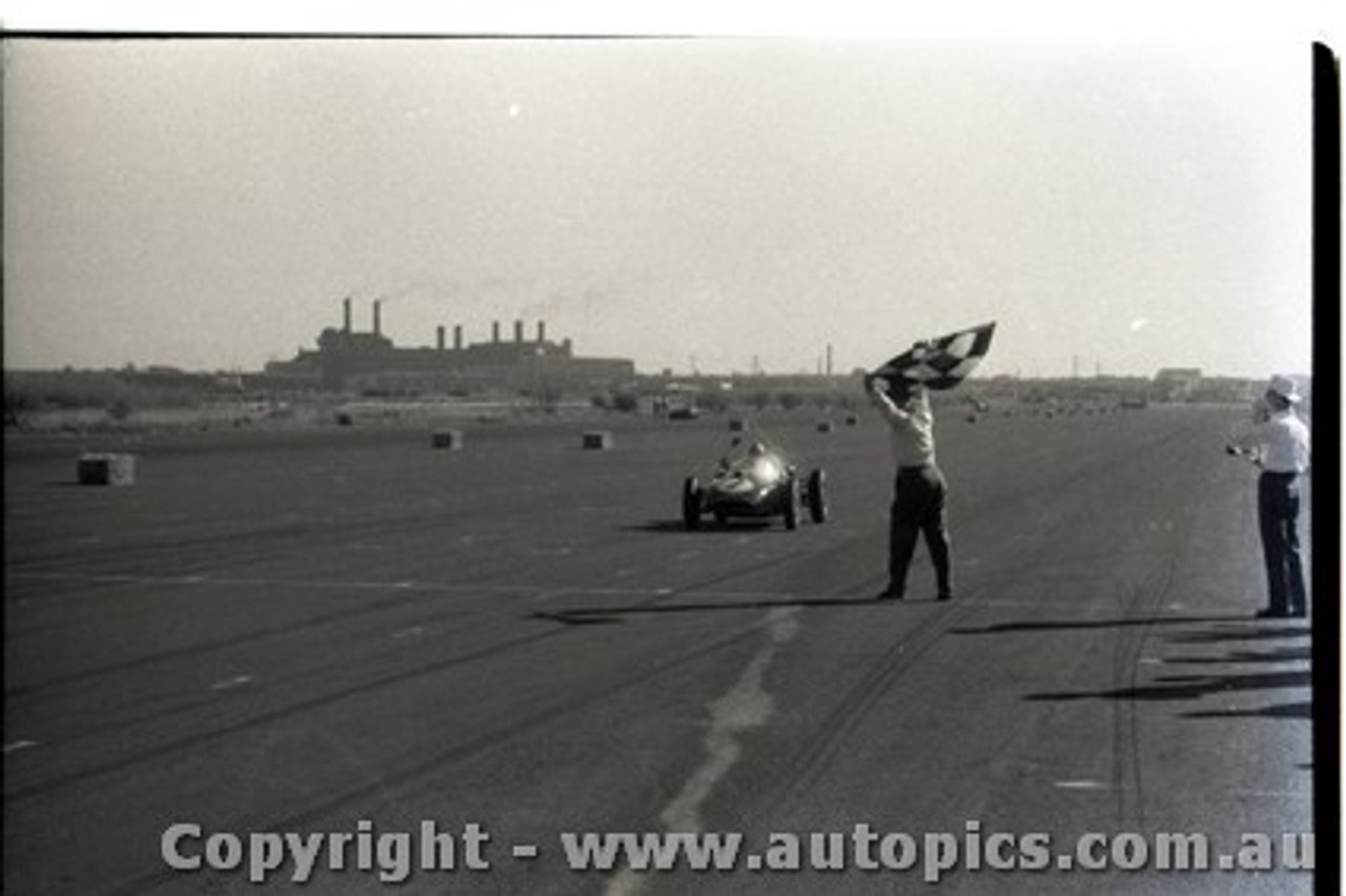 Fishermans Bend Febuary 1959 -  Photographer Peter D'Abbs - Code FB0259-61