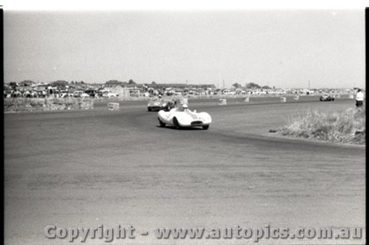 Fishermans Bend Febuary 1959 -  Photographer Peter D'Abbs - Code FB0259-76