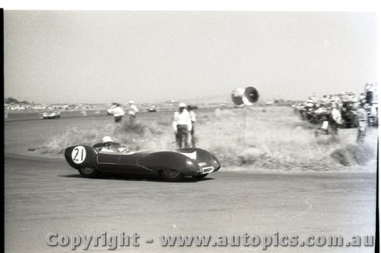 Fishermans Bend Febuary 1959 -  Photographer Peter D'Abbs - Code FB0259-77