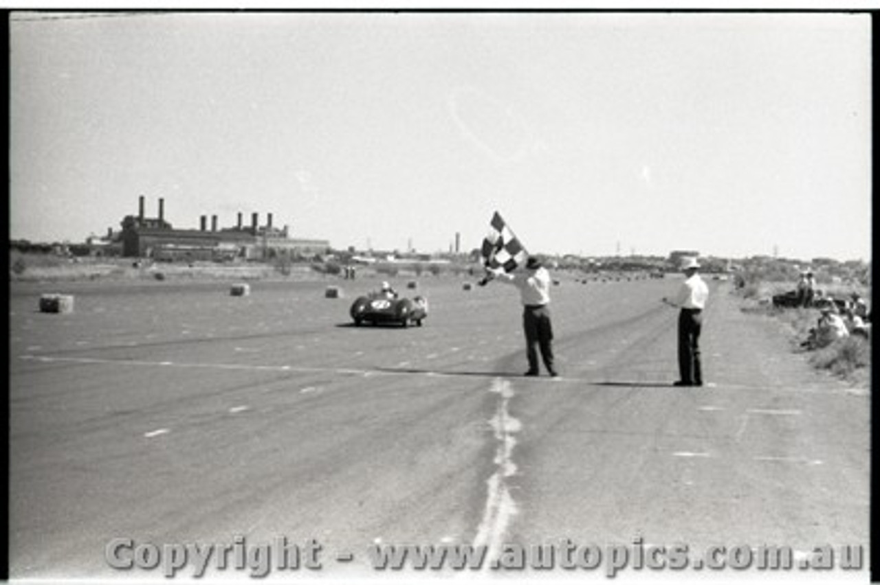 Fishermans Bend Febuary 1959 -  Photographer Peter D'Abbs - Code FB0259-92