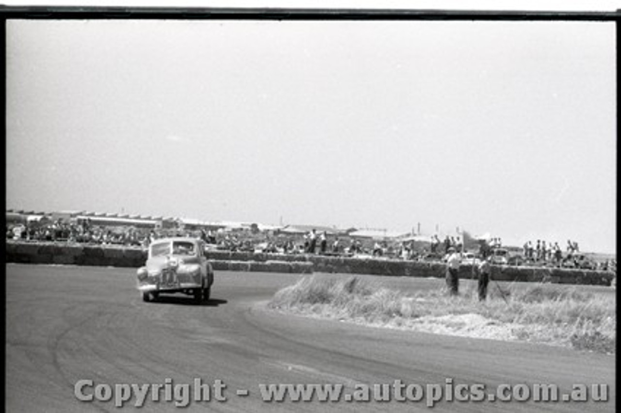 Fishermans Bend Febuary 1959 -  Photographer Peter D'Abbs - Code FB0259-105