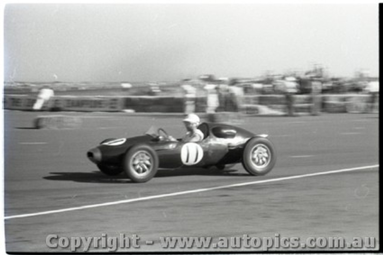 Fishermans Bend Febuary 1959 -  Photographer Peter D'Abbs - Code FB0259-111