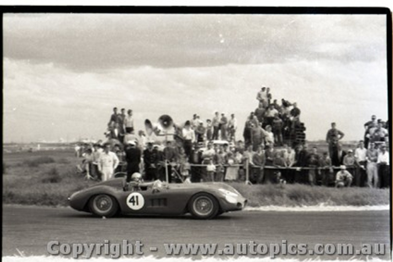 Fishermans Bend  - October 1959 -  Photographer Peter D'Abbs - Code FB01059-16